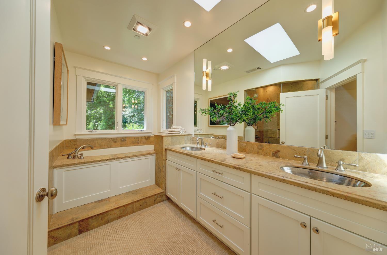 14 Sunny Oaks Drive