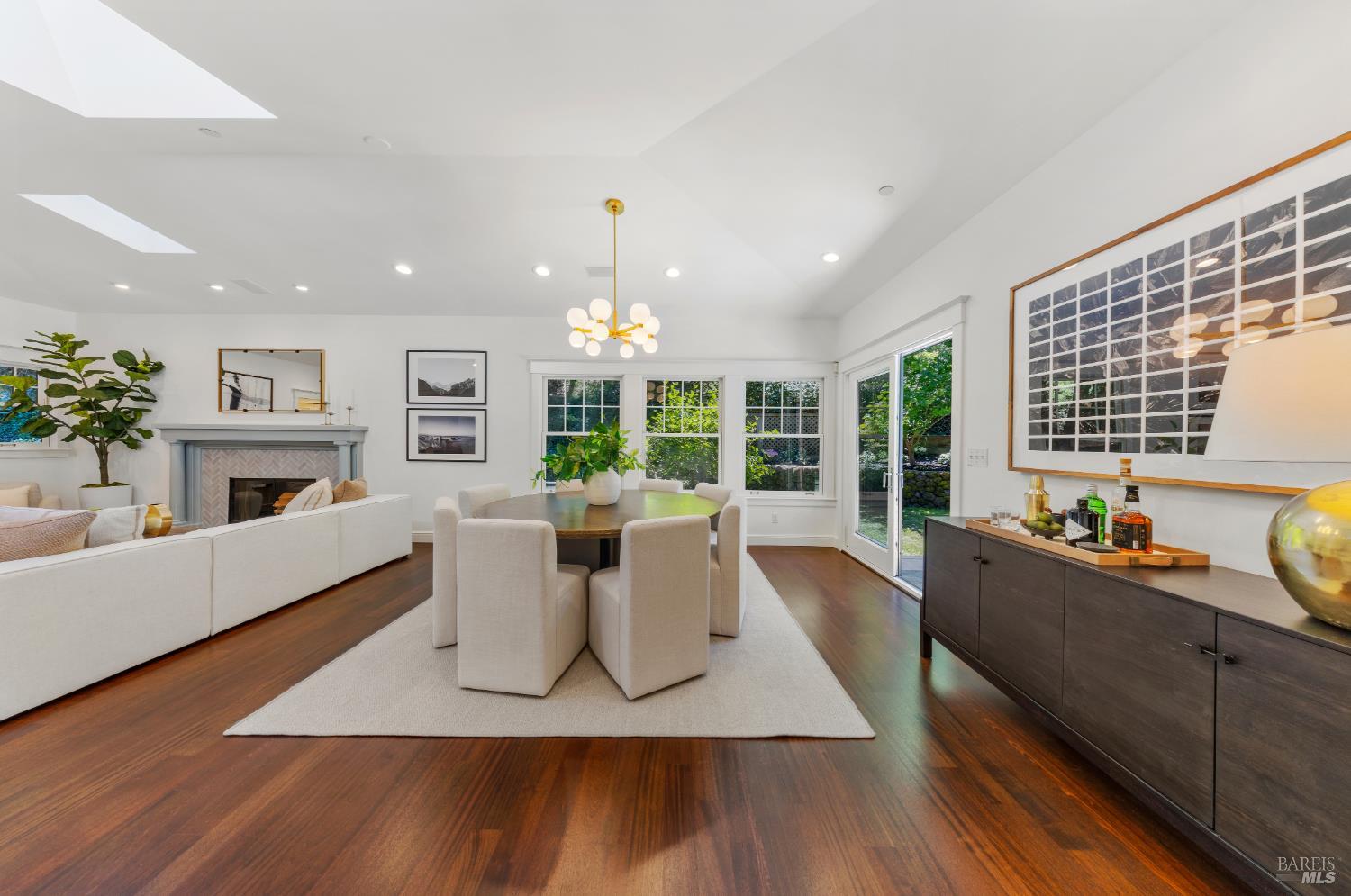 14 Sunny Oaks Drive