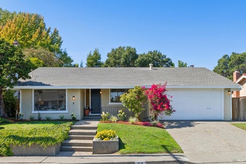 Photo of 8 W Castlewood Drive, San Rafael, CA 94901 (MLS # 326078253)