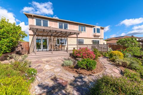 Photo of 4 Galway Lane, San Rafael, CA 94903 (MLS # 326010660)