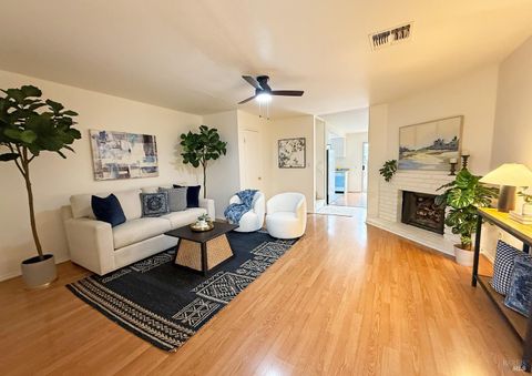 Photo of 1422 N Oak Street, Calistoga, CA 94515 (MLS # 326024676)