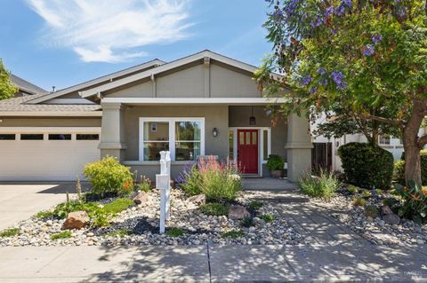 Photo of 82 Maybeck Street, Novato, CA 94949 (MLS # 326048214)