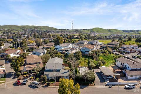 Photo of 118 Yorkshire Court, Vallejo, CA 94591 (MLS # 326018863)