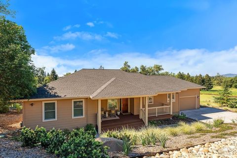 Photo of 5055 Carriage Lane, Santa Rosa, CA 95403 (MLS # 326022312)