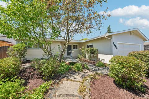 Photo of 8003 Adrian Drive, Rohnert Park, CA 94928 (MLS # 326064805)