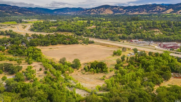253 FORSYTHE DR, REDWOOD VALLEY, CA 95470 - Image 9b9bdcea7ec206fa96c9058fbf2be717/2851460552