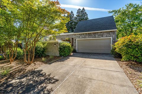 Photo of 21350 Via Colombard, Sonoma, CA 95476 (MLS # 326031481)