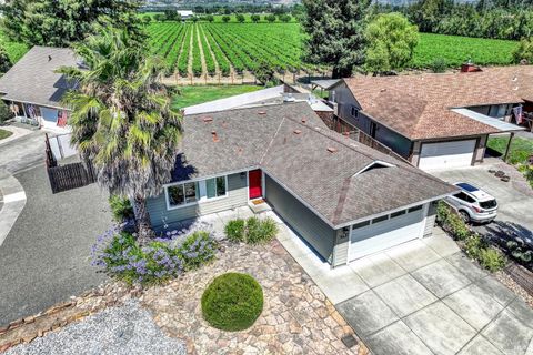 Photo of 4430 Summerfield Drive, Napa, CA 94558 (MLS # 326052444)