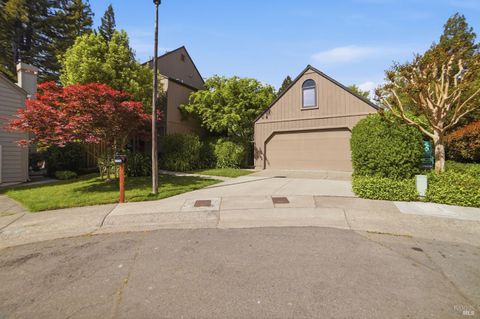 Photo of 1325 Crofton Court, Healdsburg, CA 95448 (MLS # 326024441)