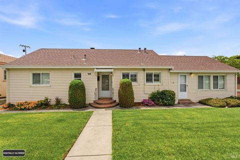 Photo of 930 Valle Vista Avenue, Vallejo, CA 94590 (MLS # 326031372)