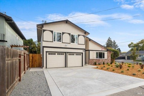 Photo of 492 Albert Way, Petaluma, CA 94954 (MLS # 326069131)