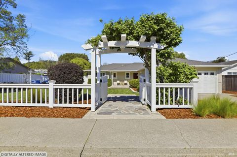 Photo of 30 Corte Roble, Novato, CA 94949 (MLS # 326017914)