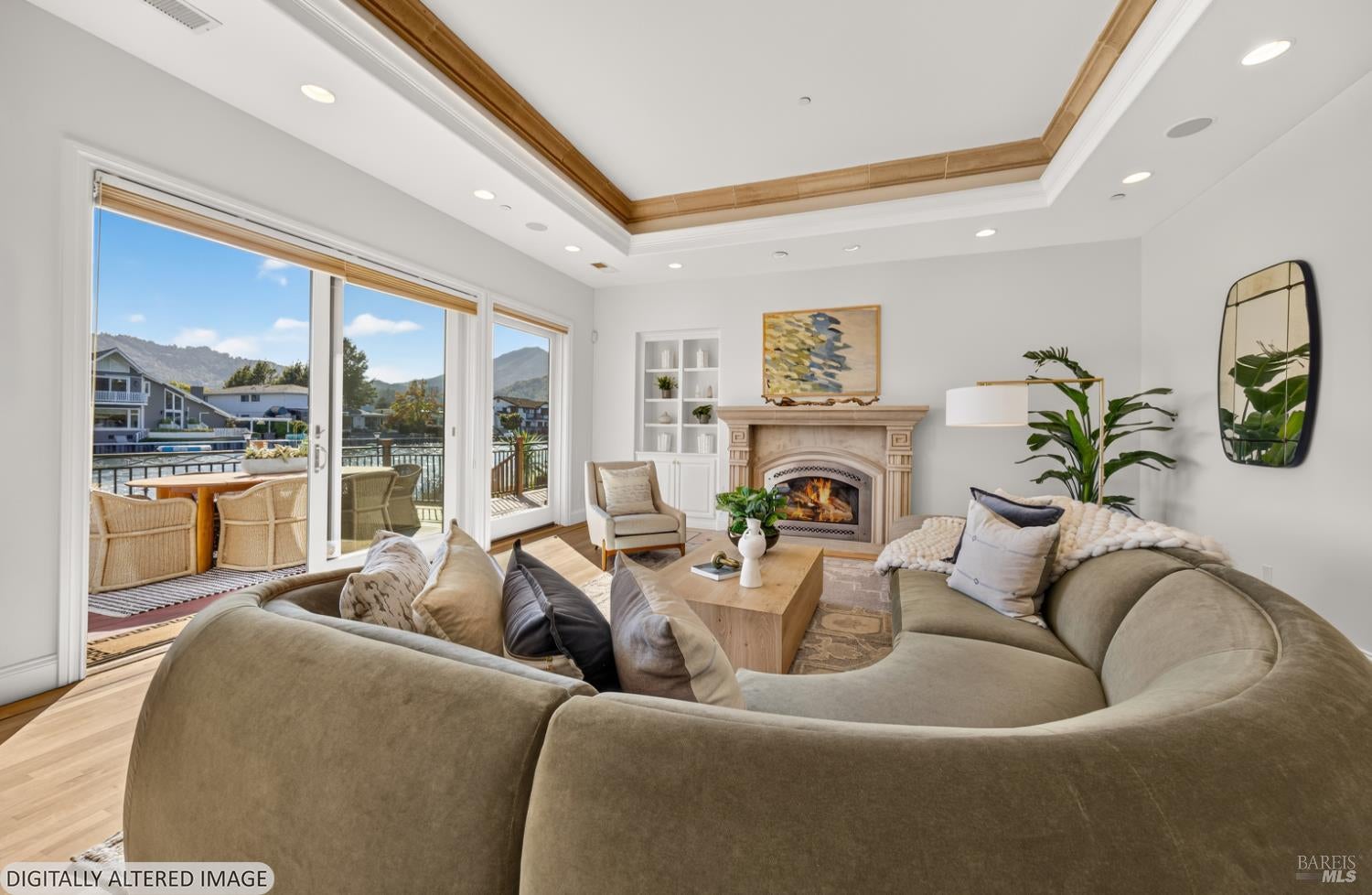 333 Riviera Circle