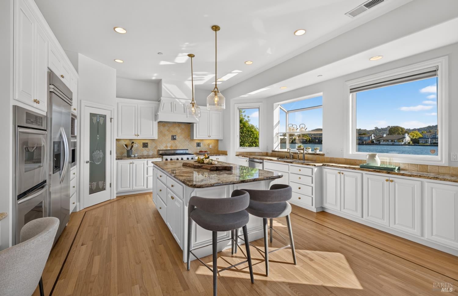 333 Riviera Circle