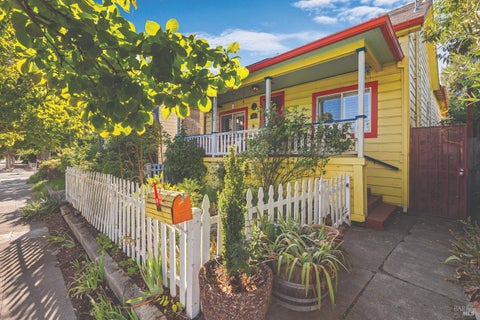 Photo of 133 W 6th Street, Santa Rosa, CA 95401 (MLS # 326071671)