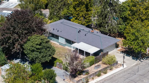 860 Norlee Street, Sebastopol, CA 95472 - #: 326068279