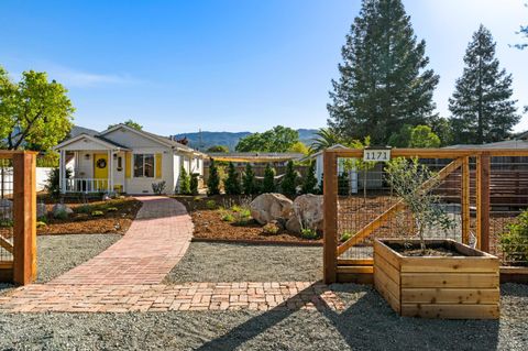 Photo of 1171 Mountain View Avenue, Saint Helena, CA 94574 (MLS # 326027478)