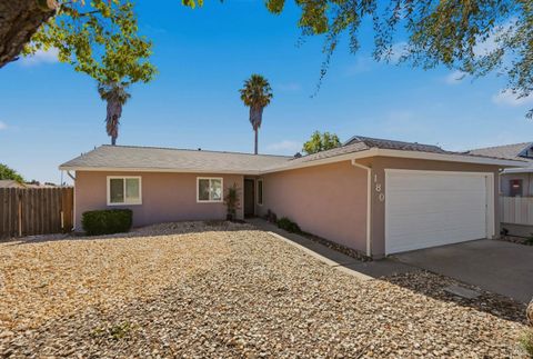 Photo of 180 Weymouth Court, Vacaville, CA 95687 (MLS # 326060125)