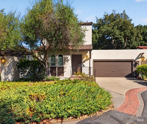 Photo of 846 Adobe Drive, Santa Rosa, CA 95404 (MLS # 326087492)
