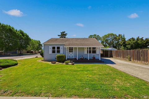 Photo of 851 Central Avenue, Napa, CA 94558 (MLS # 326050670)