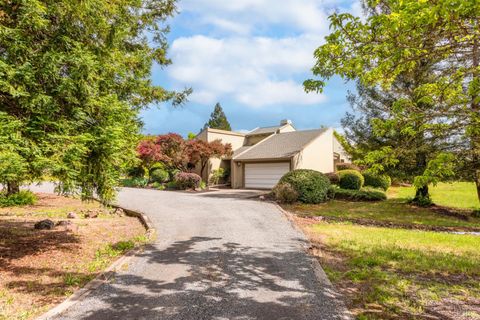Photo of 1084 Red Tail Road, Healdsburg, CA 95448 (MLS # 326036719)