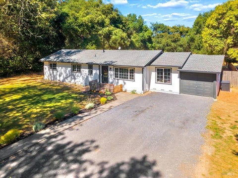 Photo of 2460 W Dry Creek Road, Healdsburg, CA 95448 (MLS # 326080729)