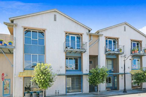 Photo of 486 1st Street, Petaluma, CA 94952 (MLS # 326031128)