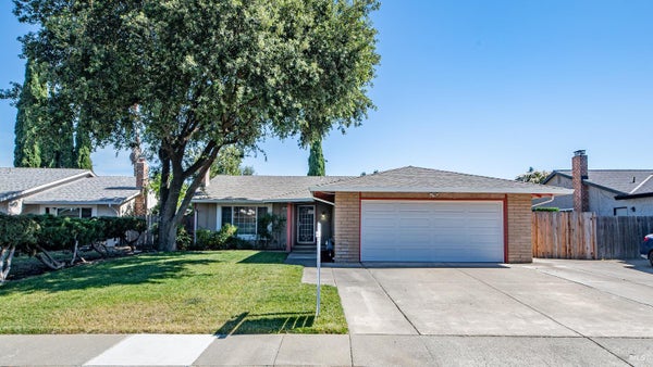 178 ARROYO CT, VACAVILLE, CA 95687 - Image a47192b00a7e241ab68153e277e5a331/3093289555