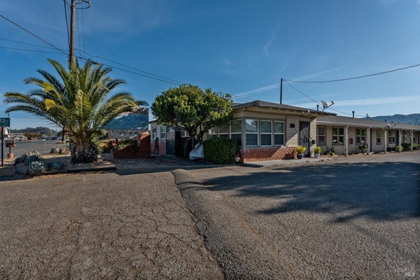 3251 N STATE ST, UKIAH, CA 95482 - Image a561a898ef99fc138e6e99829728a4ce/2270251663