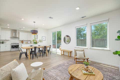 Photo of 504 Ruby Street, Petaluma, CA 94952 (MLS # 326050375)