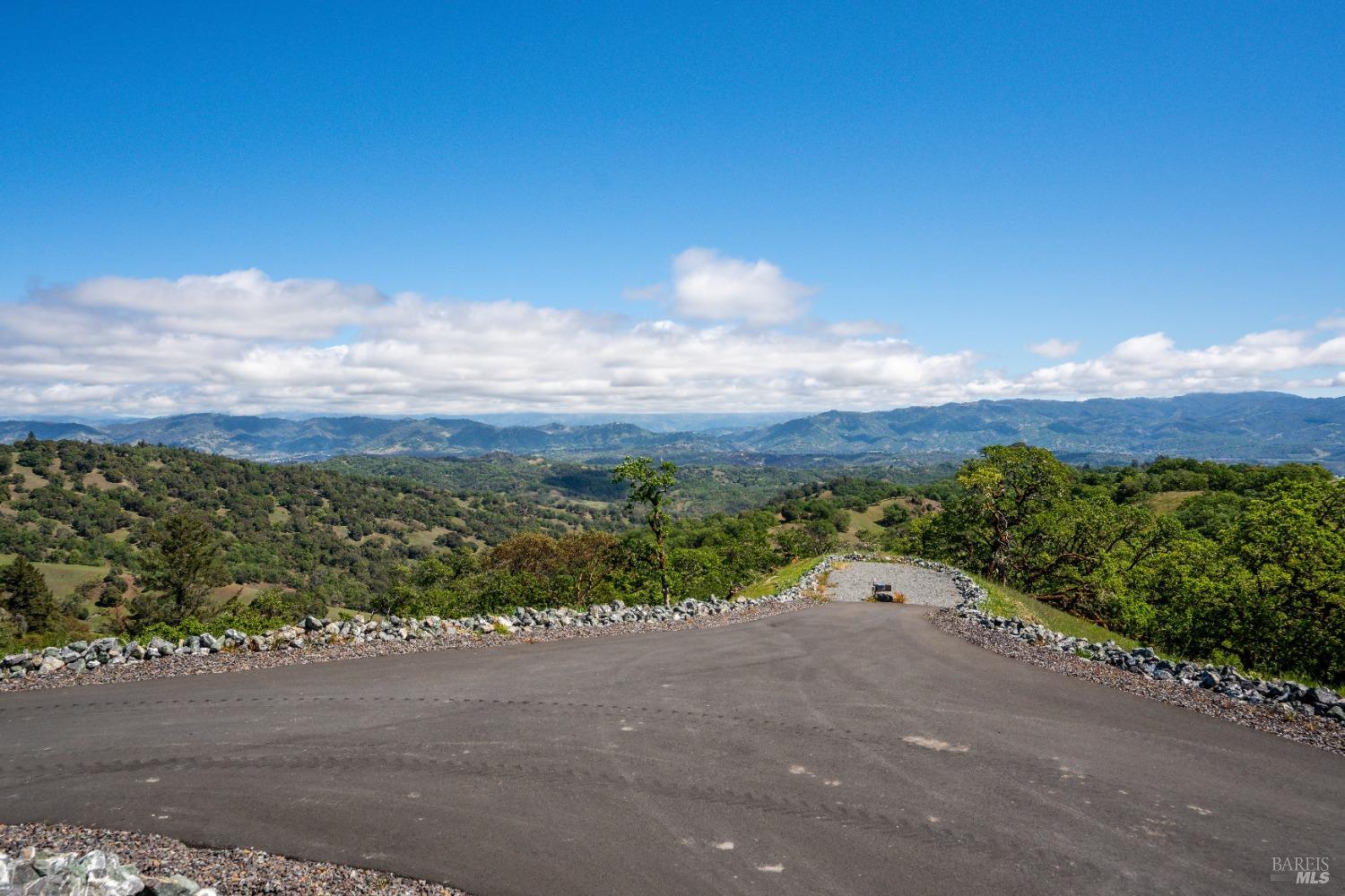 Ukiah, California, 95482, United States, 3 Bedrooms Bedrooms, ,3 BathroomsBathrooms,Residential,Active,2019494
