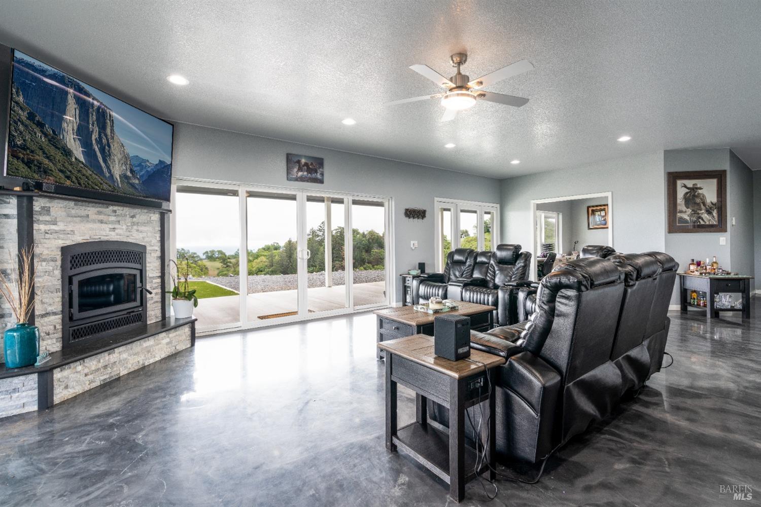 Ukiah, California, 95482, United States, 3 Bedrooms Bedrooms, ,3 BathroomsBathrooms,Residential,Active,2019494