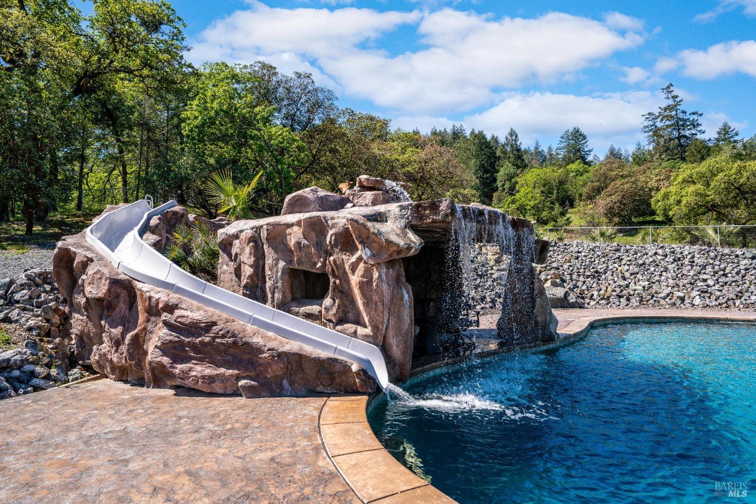 Ukiah, California, 95482, United States, 3 Bedrooms Bedrooms, ,3 BathroomsBathrooms,Residential,Active,2019494
