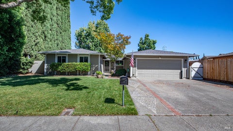 Photo of 107 Cheyenne Drive, Vacaville, CA 95688 (MLS # 326064659)