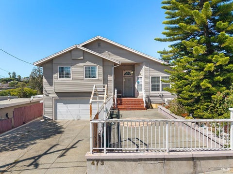 Photo of 473 Gilcrest Avenue, Vallejo, CA 94591 (MLS # 326080524)