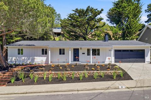 Photo of 10 Sonora Way, Corte Madera, CA 94925 (MLS # 326032649)