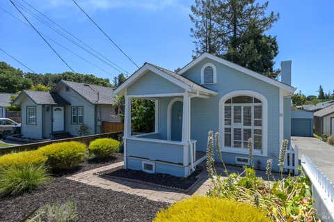 Photo of 8 Grandview Avenue, Petaluma, CA 94952 (MLS # 326056610)