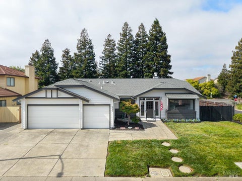 Photo of 301 Darley Drive, Vallejo, CA 94591 (MLS # 326067742)