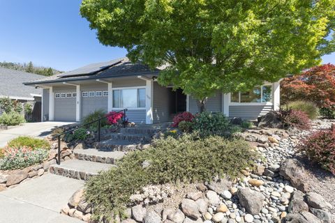 Photo of 700 Montclair Drive, Santa Rosa, CA 95409 (MLS # 326023591)