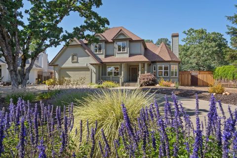 Photo of 218 Grove Street, Windsor, CA 95492 (MLS # 326031588)