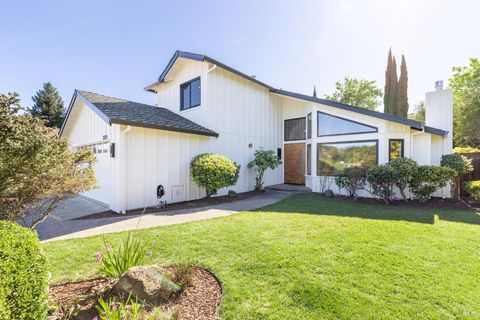 Photo of 3335 Sterling Court, Napa, CA 94558 (MLS # 326028826)