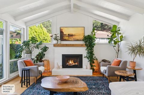 Photo of 80 Upper Oak Drive, San Rafael, CA 94903 (MLS # 326045456)