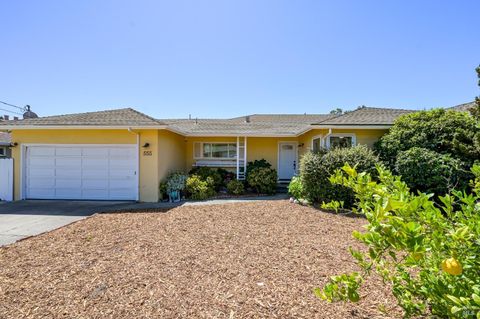 Photo of 555 Arthur Street, Novato, CA 94947 (MLS # 326052018)