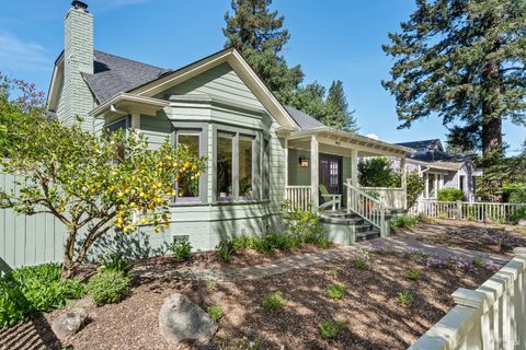 Photo of 915 St Helena Avenue, Santa Rosa, CA 95404 (MLS # 326021510)