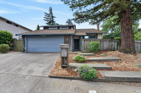 Photo of 284 Carlisle Way, Benicia, CA 94510 (MLS # 326030890)