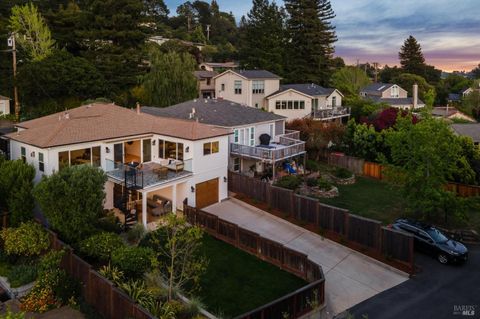 Photo of 31 Alvarado Avenue, Mill Valley, CA 94941 (MLS # 326030805)