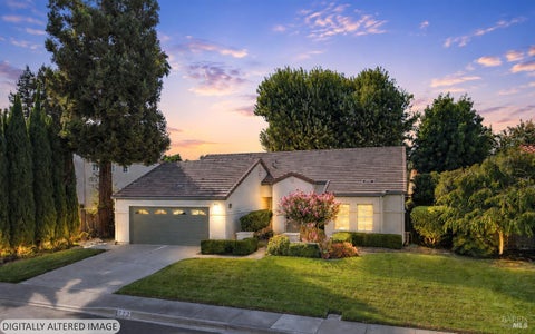 Photo of 712 Ashford Court, Vacaville, CA 95687 (MLS # 326066798)