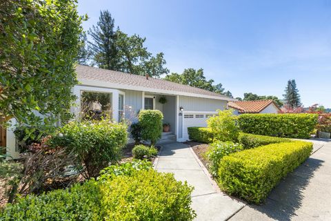 Photo of 615 Montclair Drive, Santa Rosa, CA 95409 (MLS # 326032213)