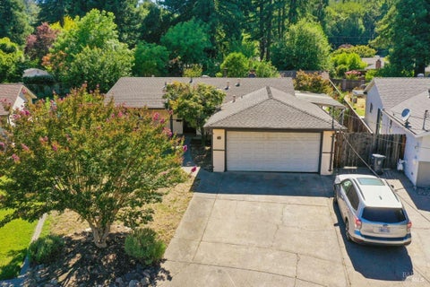 Photo of 40 Queens Court, Napa, CA 94558 (MLS # 326055525)