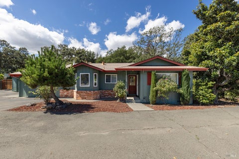 Photo of 2827 Marlow Road, Santa Rosa, CA 95403 (MLS # 326076661)